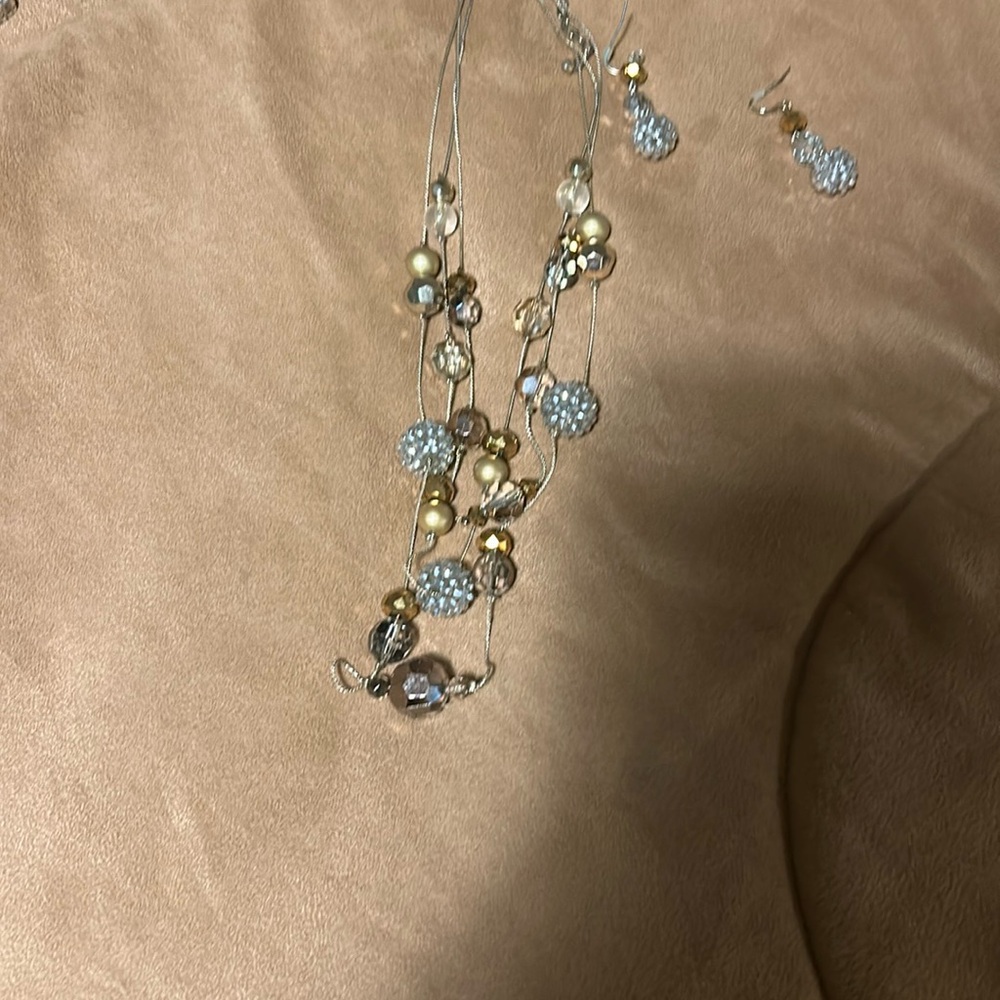 Elegant Silver and Gold Pearl Necklace Set